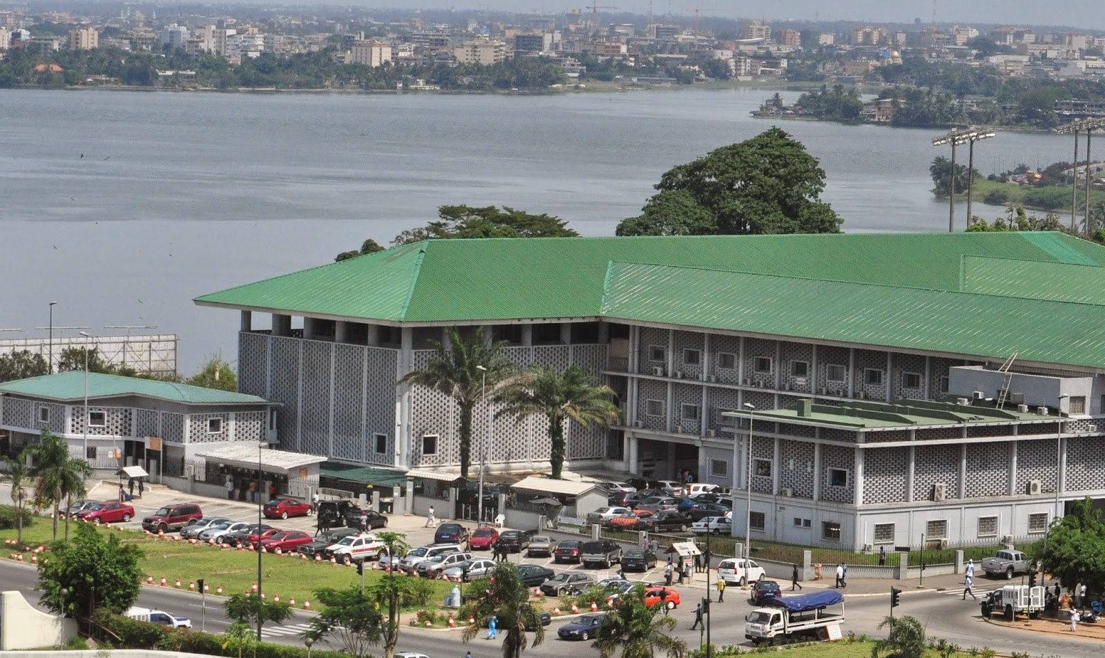 Dossier Justice et droits de l'Homme : la Cte d'Ivoire s'emploie  renforcer l'tat de droit